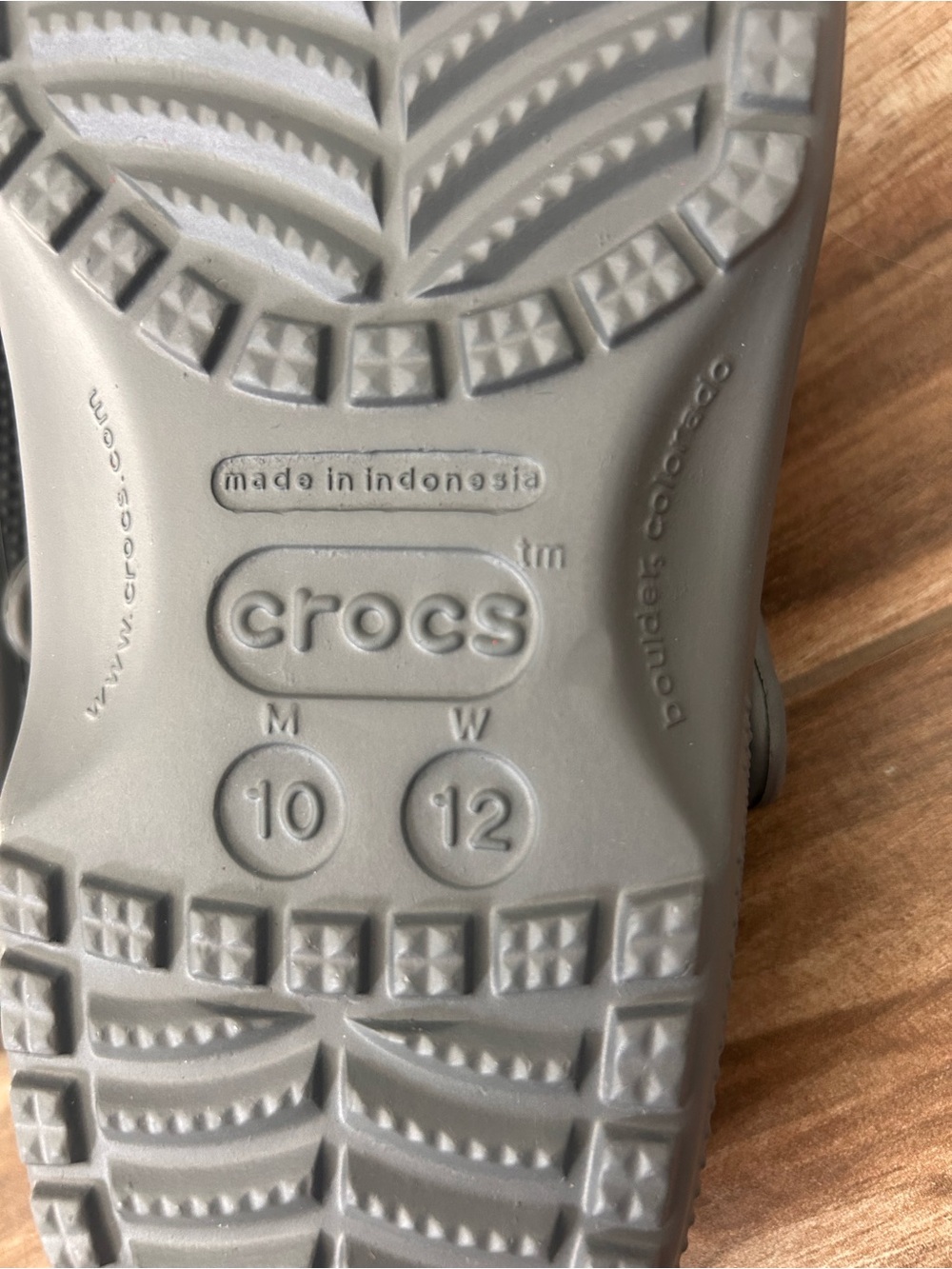 NWT Gray CROCS Men’s 10 Women’s 12 Classic Clog - Picture 7 of 10